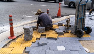 how to lay pavers with grass in between