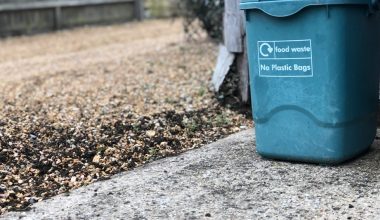 how to line compost bin