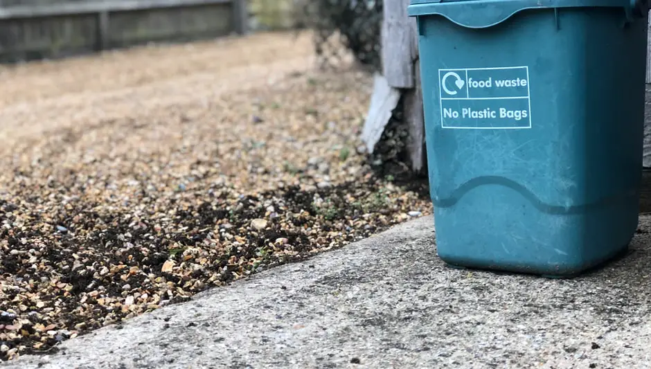 how to line compost bin