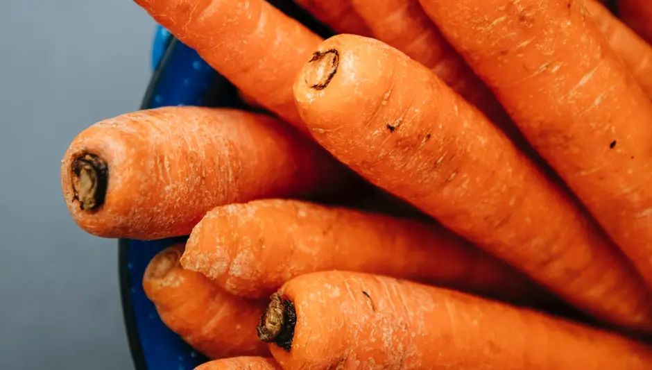 where do carrot seeds come from