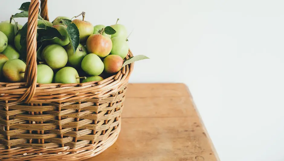 how to cut a hanging basket liner