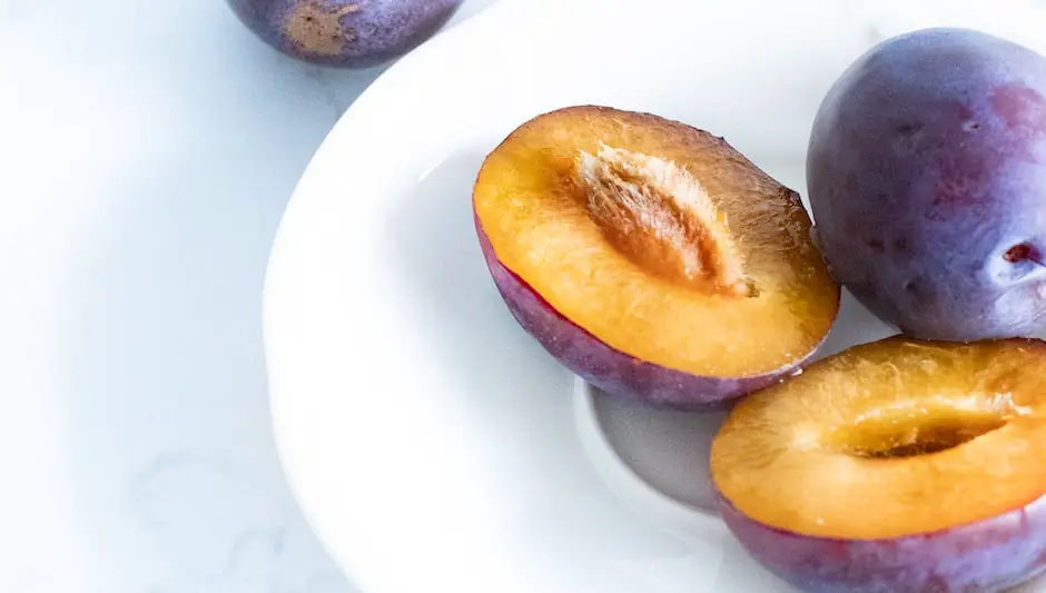 how do prunes help constipation