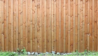how to build a garden fence to keep rabbits out