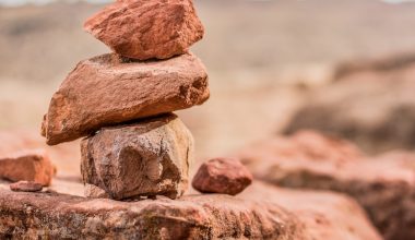 how to lay stepping stones in mulch