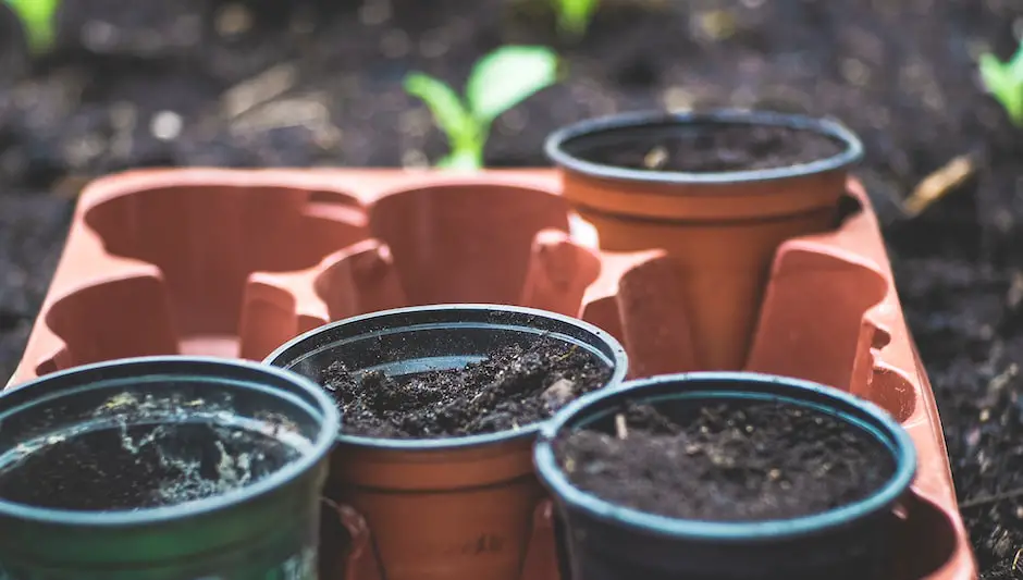 how do compost tumblers work